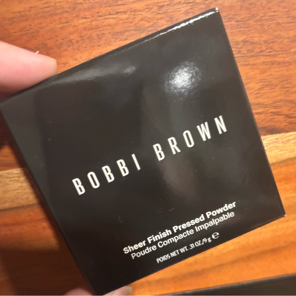 🆕 NIB Bobbi Brown Soft Porcelain Sheer Pressed Powder - Picture 2 of 7